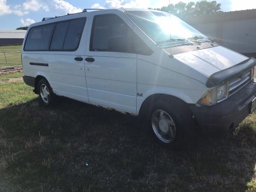 Photo 5 of 12 of 1997 Ford Aerostar XLT AWD